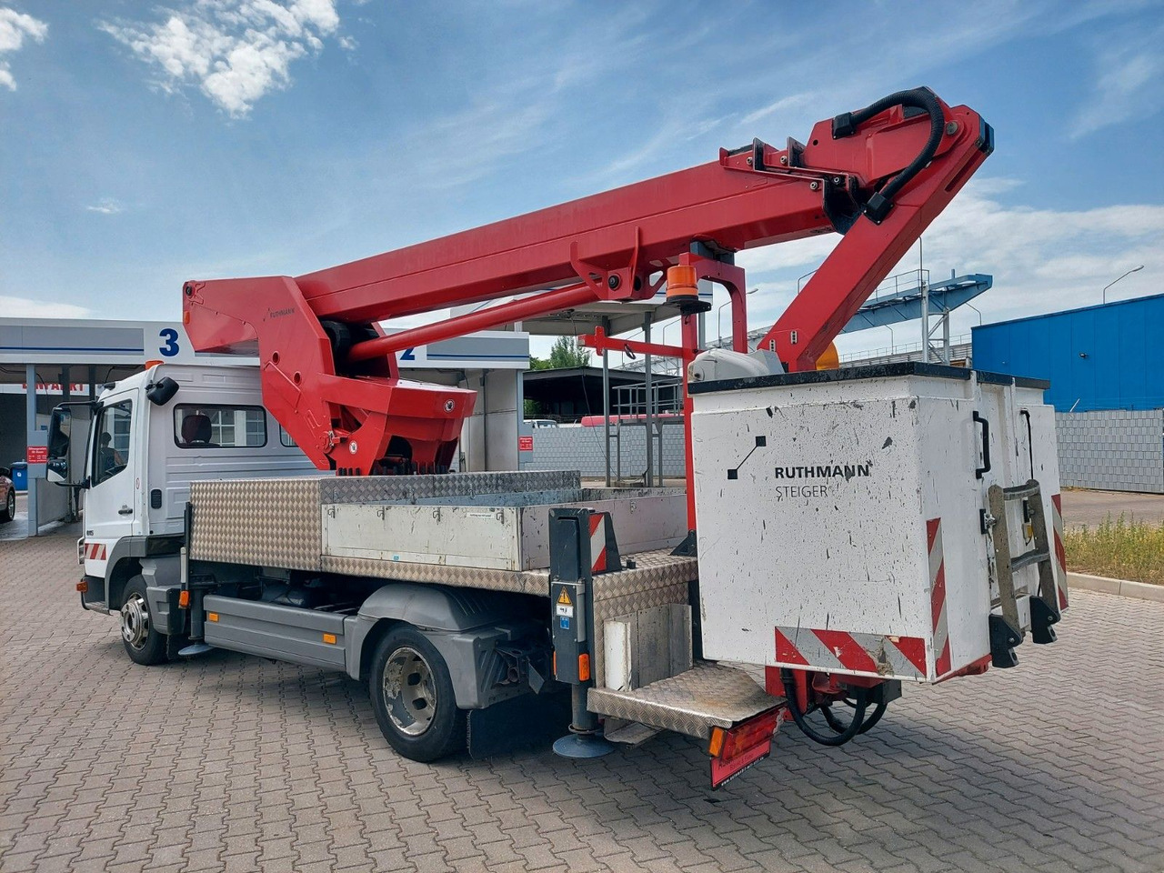 Truck mounted aerial platform Mercedes-Benz Atego 2 4-Zyl. 4x2  RUTHMANN T270  27 METER: picture 7