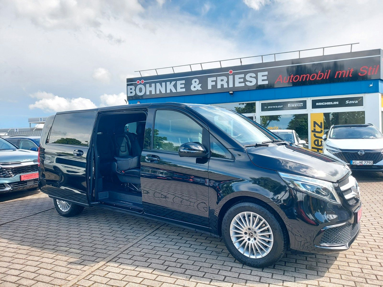 Mercedes-Benz V -Klasse V250 d AMG AVANTGARDE extralang 8 Sitz - Passenger van: picture 1 Mercedes-Benz V -Klasse V250 d AMG AVANTGARDE extralang 8 Sitz - Passenger van: picture 1