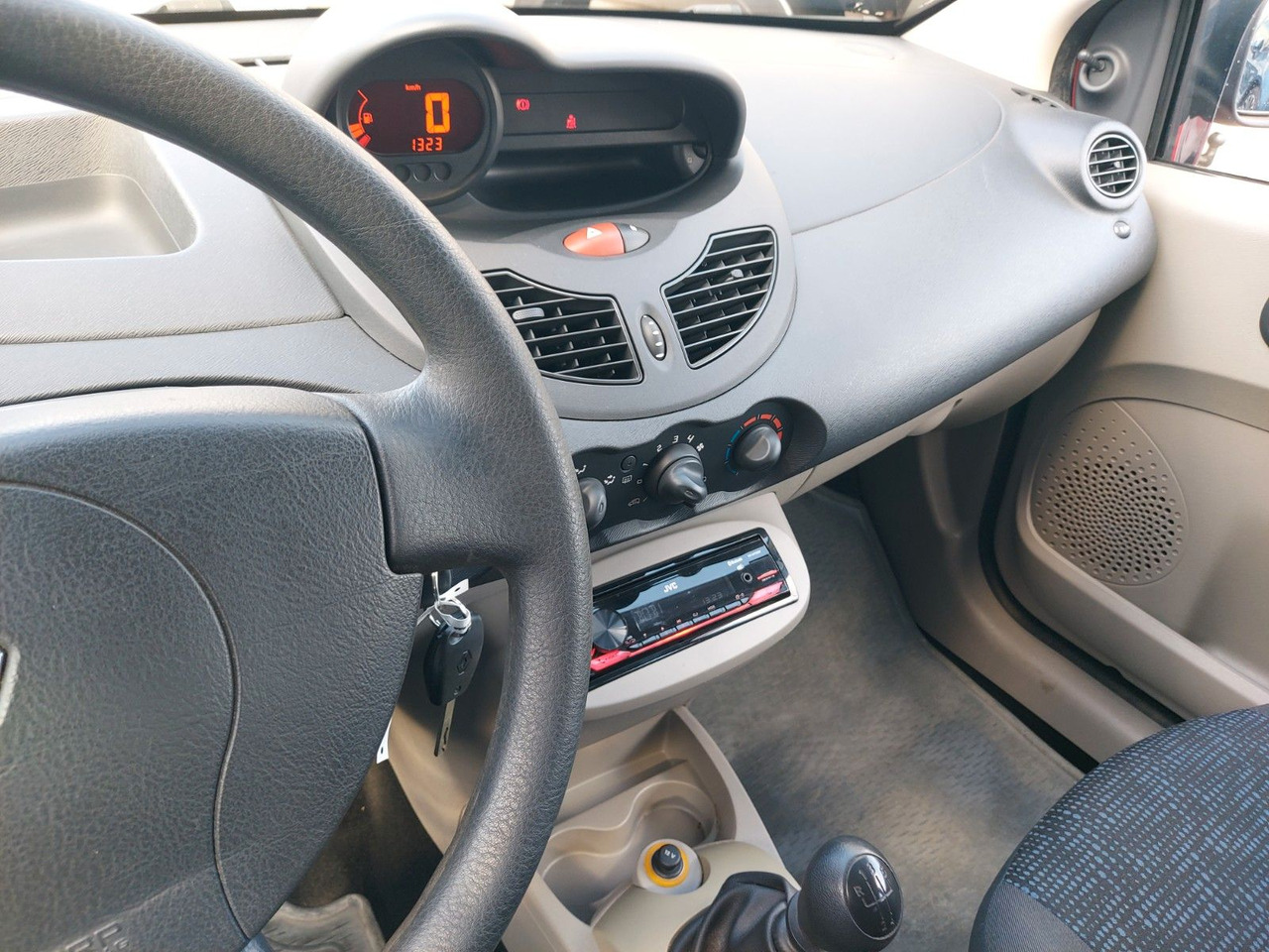 Car Renault Twingo Authentique DAB nur 37000km: picture 10