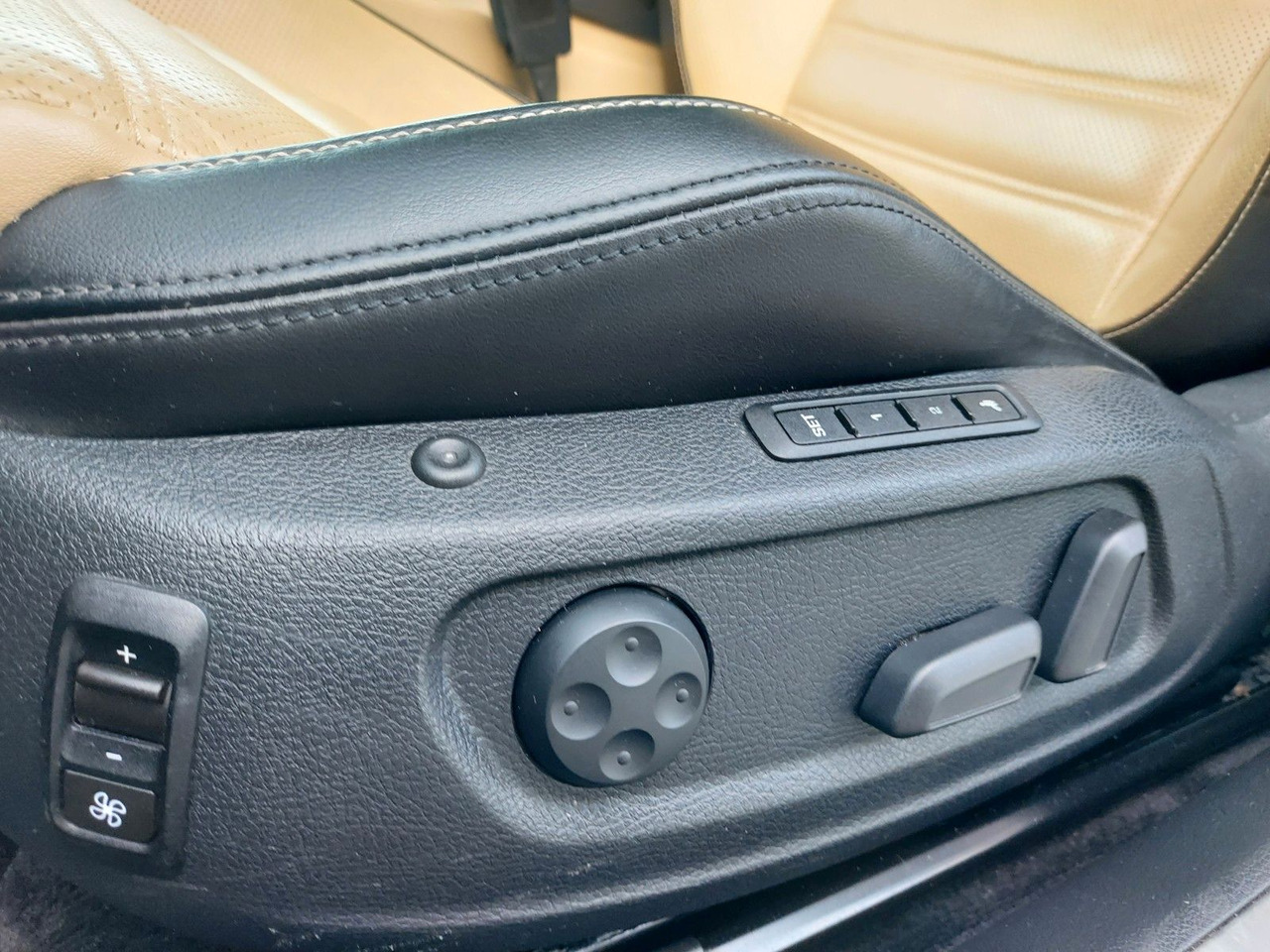 Volkswagen Passat CC DSG Sitzbelüftung ACC Radar Standheiz - Sedan: picture 2 Volkswagen Passat CC DSG Sitzbelüftung ACC Radar Standheiz - Sedan: picture 2