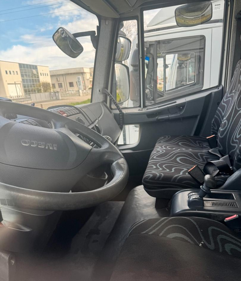 Box truck iveco 75e190: picture 6
