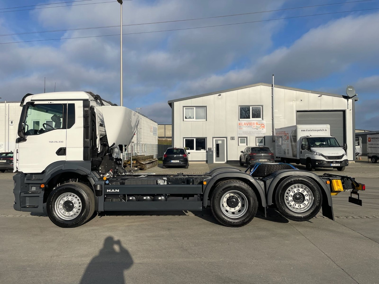 MAN TGS 26.330 6x2-4BL Fahrgestell/NLA/AC/EU6e - Cab chassis truck: picture 4 MAN TGS 26.330 6x2-4BL Fahrgestell/NLA/AC/EU6e - Cab chassis truck: picture 4