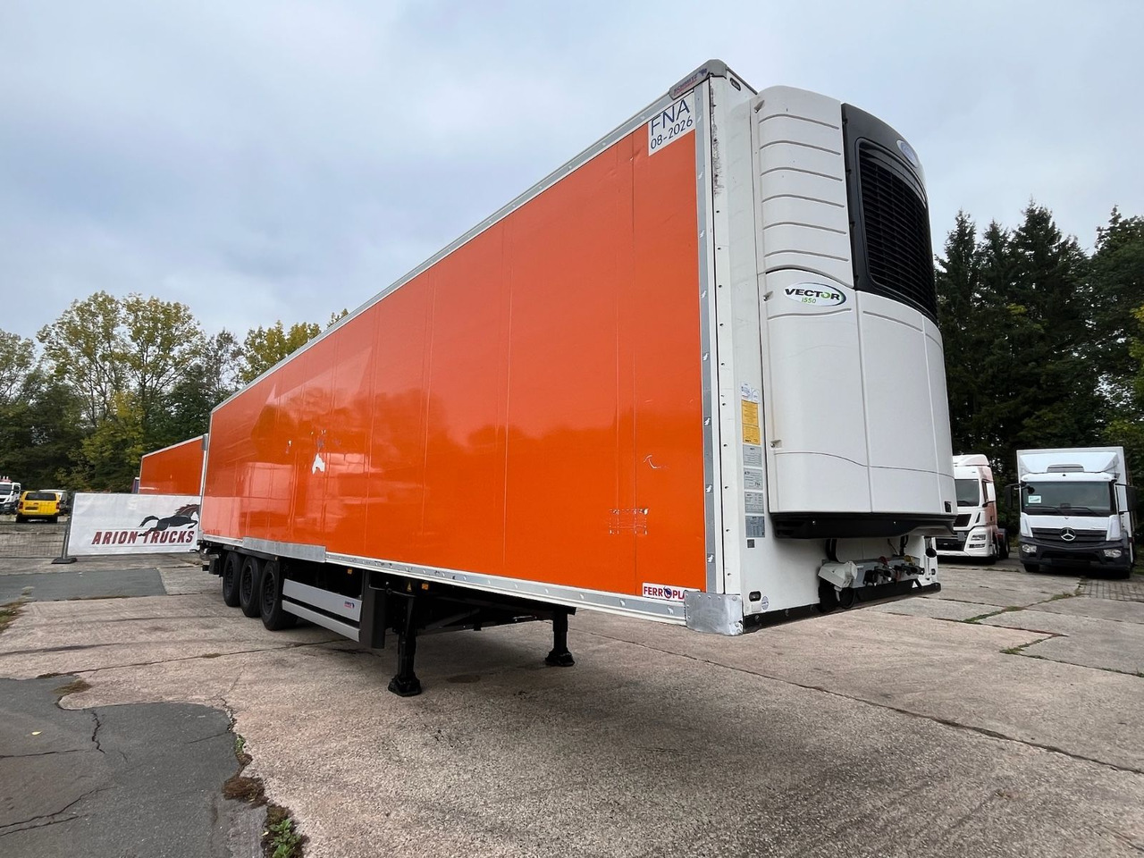 Schmitz Cargobull SCB*S3B/CARRIER/Vector1550/LBW/BÄR/2347h/13,4m - Refrigerator semi-trailer: picture 1 Schmitz Cargobull SCB*S3B/CARRIER/Vector1550/LBW/BÄR/2347h/13,4m - Refrigerator semi-trailer: picture 1