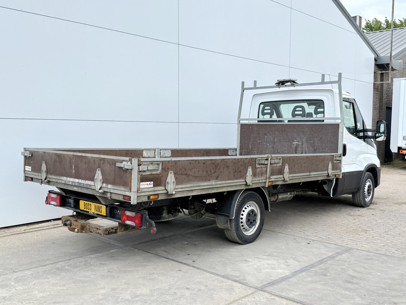 Iveco Daily 35S14 2.3 L3H1 Airco Cruise Control Standkachel Trekhaak Open Laadbak Pritische Lucht geveerde stoel - Flatbed van: picture 3 Iveco Daily 35S14 2.3 L3H1 Airco Cruise Control Standkachel Trekhaak Open Laadbak Pritische Lucht geveerde stoel - Flatbed van: picture 3