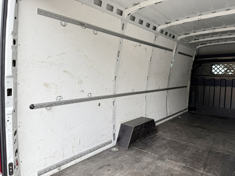 Panel van Iveco Daily 35S16 2.3 Automaat L4H2 Maxi Airco Climate Control Lat Betimmering Euro 6: picture 12 Panel van Iveco Daily 35S16 2.3 Automaat L4H2 Maxi Airco Climate Control Lat Betimmering Euro 6: picture 12