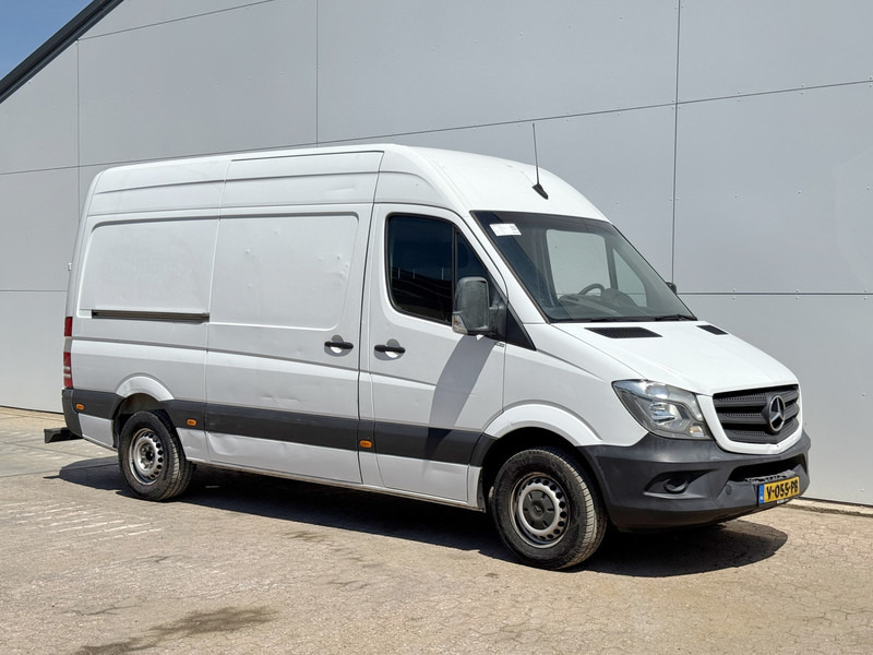 Mercedes-Benz Sprinter 211 2.2 CDI Automaat L2H2 Climate Control Trekhaak Navigatie - Small van: picture 4 Mercedes-Benz Sprinter 211 2.2 CDI Automaat L2H2 Climate Control Trekhaak Navigatie - Small van: picture 4