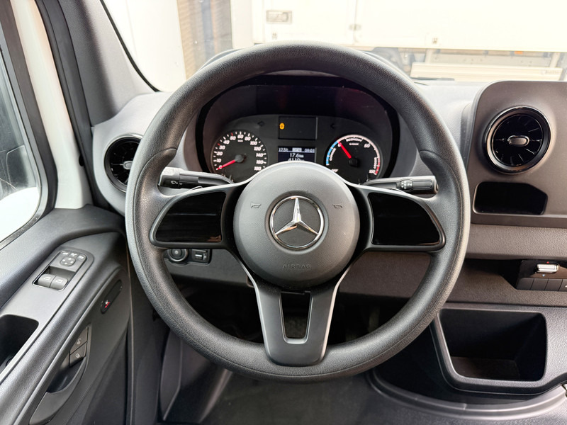 Panel van, Electric van Mercedes-Benz eSprinter 312 L2H2 Elektrisch 41kWh 135km WLTP Climate Control Camera Stoelverwarming: picture 17