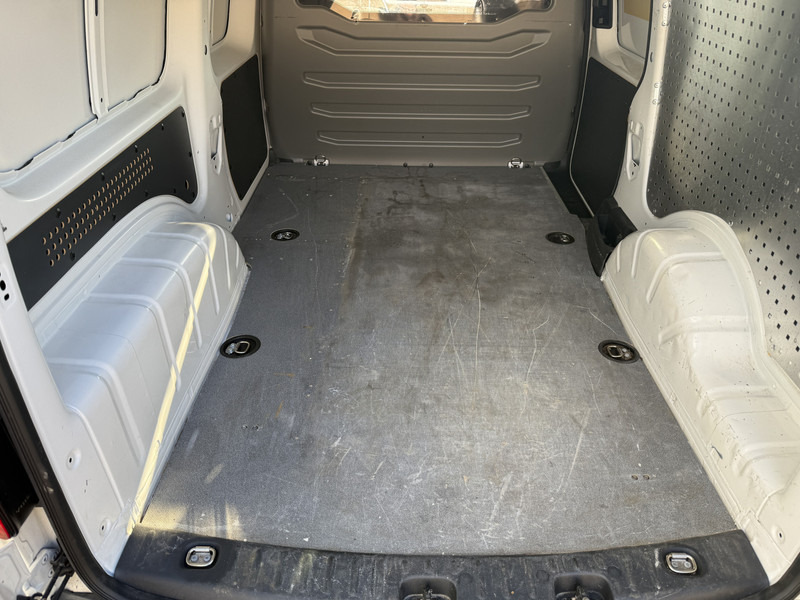 Small van, Electric van Volkswagen E-Caddy 113PK L2H1 Elektrisch Caddy ABT Maxi 37,3kWh 159km WLTP Trekhaak Airco Stoelverwarming Parkeersensoren Achter: picture 16 Small van, Electric van Volkswagen E-Caddy 113PK L2H1 Elektrisch Caddy ABT Maxi 37,3kWh 159km WLTP Trekhaak Airco Stoelverwarming Parkeersensoren Achter: picture 16