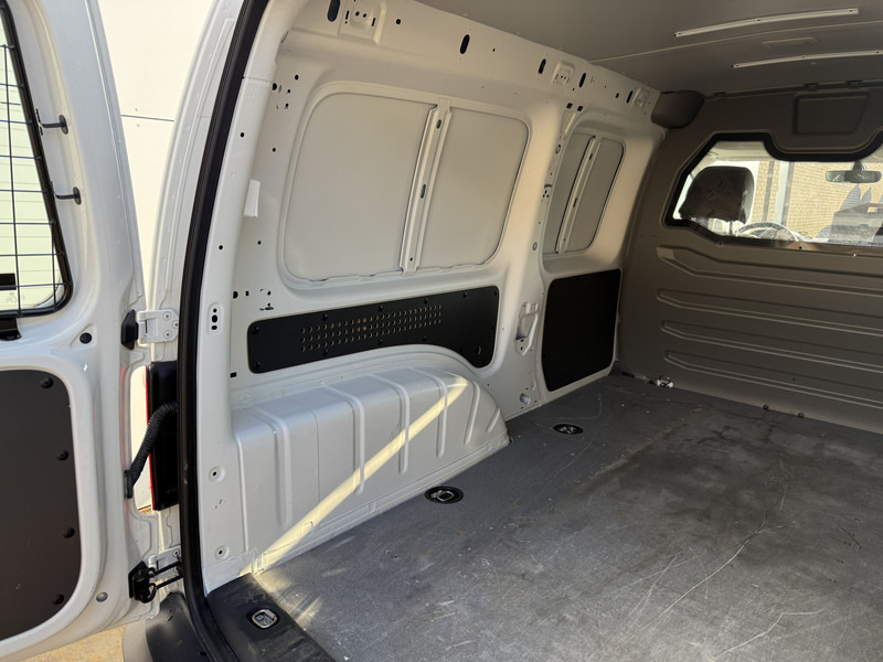 Small van, Electric van Volkswagen E-Caddy 113PK L2H1 Elektrisch Caddy ABT Maxi 37,3kWh 159km WLTP Trekhaak Airco Stoelverwarming Parkeersensoren Achter: picture 13 Small van, Electric van Volkswagen E-Caddy 113PK L2H1 Elektrisch Caddy ABT Maxi 37,3kWh 159km WLTP Trekhaak Airco Stoelverwarming Parkeersensoren Achter: picture 13