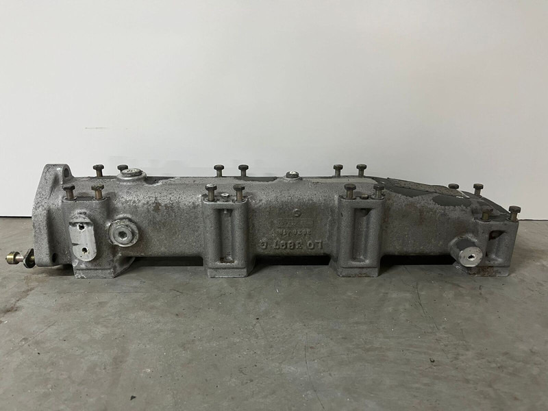 Liebherr A974 / P974 / R942 / R944 / R954 / R964 / R974 / R974B - A 974 / P 974 / R 942 / R 944 / R 954 / R 964 / R 974 / R 974B - Air intake pipe: picture 3 Liebherr A974 / P974 / R942 / R944 / R954 / R964 / R974 / R974B - A 974 / P 974 / R 942 / R 944 / R 954 / R 964 / R 974 / R 974B - Air intake pipe: picture 3