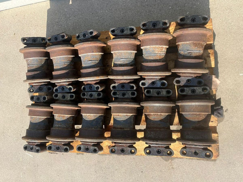 Liebherr len Trackrollers loop rollen - Spare parts: picture 1 Liebherr len Trackrollers loop rollen - Spare parts: picture 1