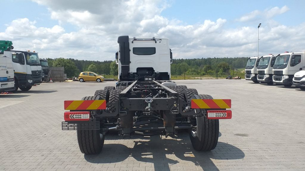 New Cab chassis truck Volvo FMX 500 8X4 TRIDEM: picture 7