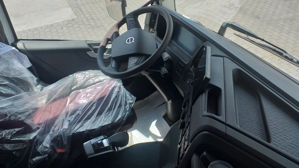 New Cab chassis truck Volvo FMX 500 8X4 TRIDEM: picture 9
