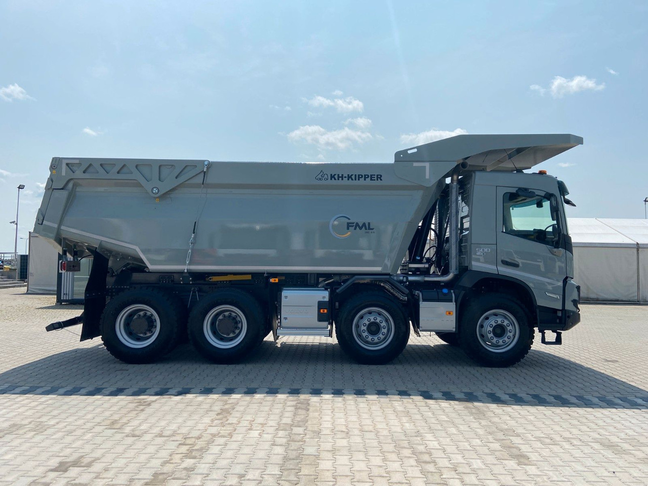 Volvo FMX 500 8x4 FML MINE KIPPER 23M3 - Tipper: picture 3 Volvo FMX 500 8x4 FML MINE KIPPER 23M3 - Tipper: picture 3