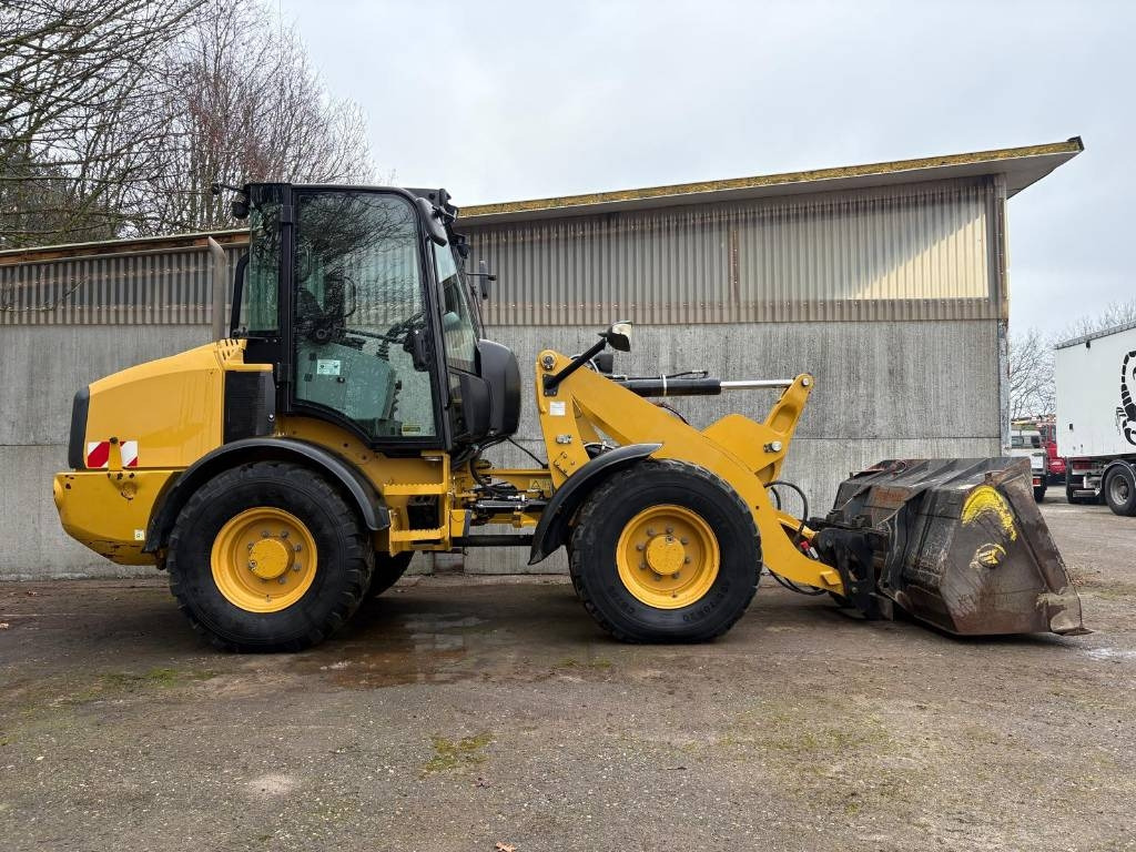 CAT 908 M - Wheel loader: picture 5 CAT 908 M - Wheel loader: picture 5