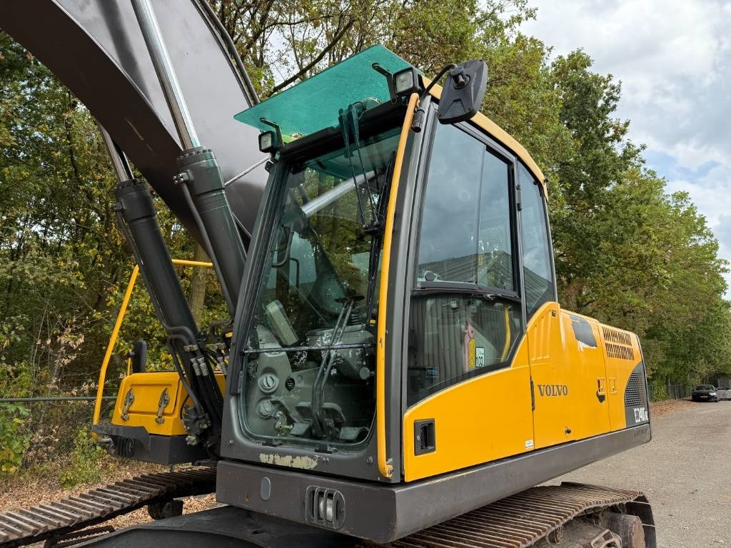 Crawler excavator Volvo EC 240 C N L: picture 16