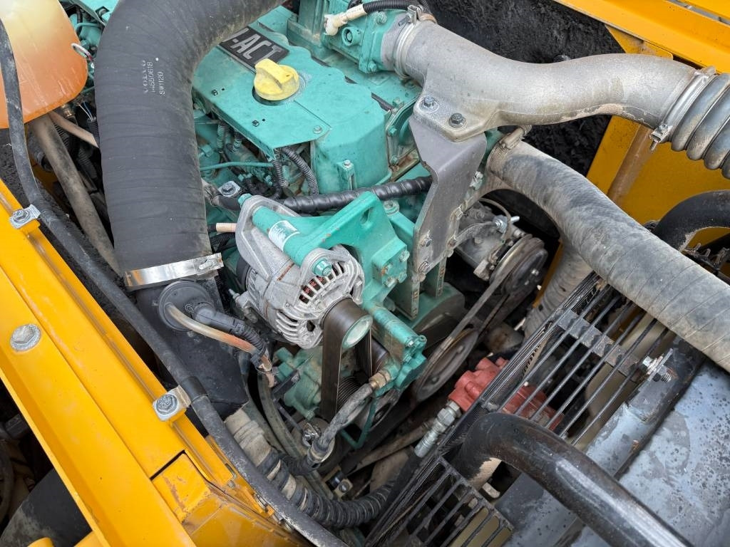 Crawler excavator Volvo EC 240 C N L: picture 42