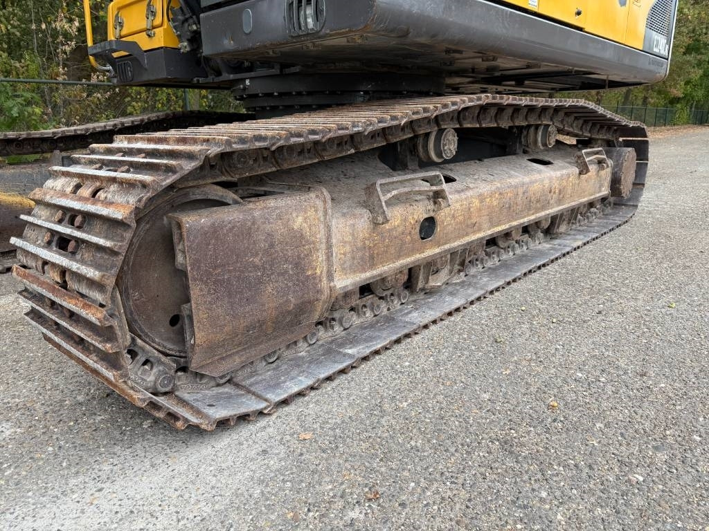 Crawler excavator Volvo EC 240 C N L: picture 17