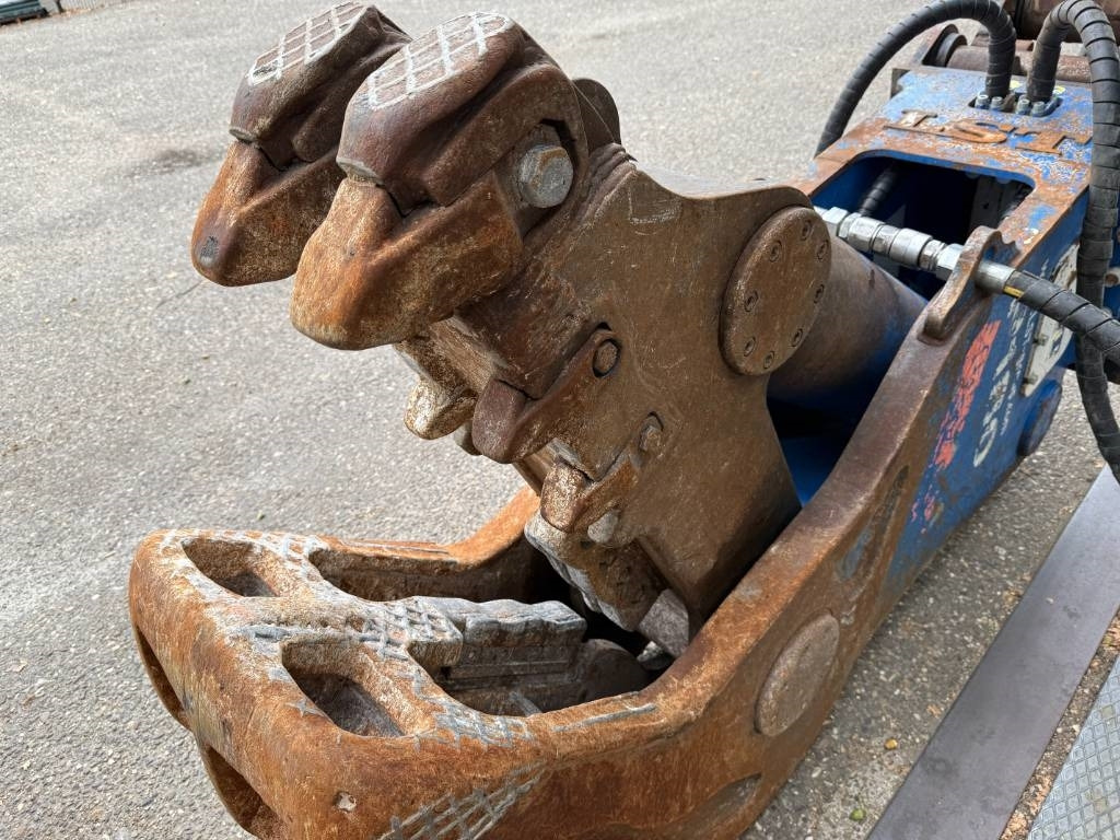 Crawler excavator Volvo EC 240 C N L: picture 30