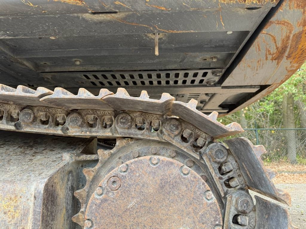 Crawler excavator Volvo EC 240 C N L: picture 26