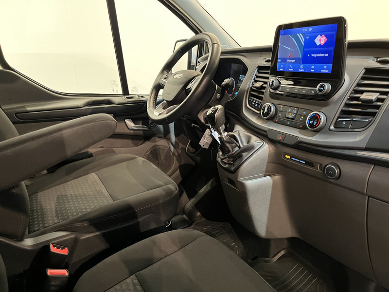 Ford Transit Custom 280 2.0 TDCI L1H1 Trend 130 PK Servicebus / Inrichting / Euro 6 / Airco / PDC / Cruise Control / Navigatie / CarPlay / Trekhaak / 3-Zits / 96.300 KM !! / BPM VRIJ !! - Small van: picture 3 Ford Transit Custom 280 2.0 TDCI L1H1 Trend 130 PK Servicebus / Inrichting / Euro 6 / Airco / PDC / Cruise Control / Navigatie / CarPlay / Trekhaak / 3-Zits / 96.300 KM !! / BPM VRIJ !! - Small van: picture 3