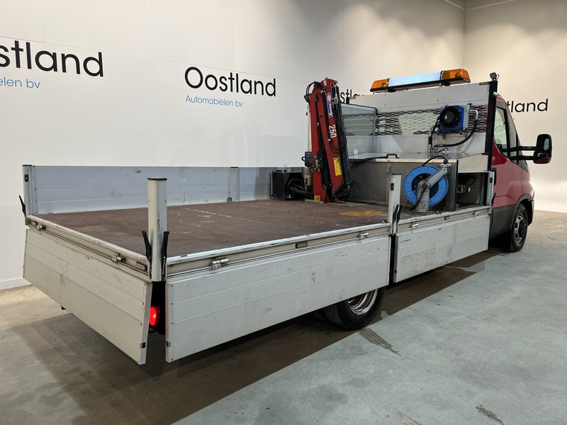 Iveco Daily 35C16 Open Laadbak / HMF Kraan / Euro 6 / Compressor / Trekhaak 3500 KG / Airco / Cruise Control / 3-Zits / 69.100 KM !! / BPM VRIJ !! - Flatbed van: picture 4 Iveco Daily 35C16 Open Laadbak / HMF Kraan / Euro 6 / Compressor / Trekhaak 3500 KG / Airco / Cruise Control / 3-Zits / 69.100 KM !! / BPM VRIJ !! - Flatbed van: picture 4