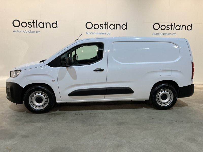 Peugeot e-Partner Premium Long 50 kWh / 100% Elektrisch / Airco / Cruise Control / PDC / Navigatie / CarPlay/ 2.500 KM !! - Small van, Electric van: picture 2 Peugeot e-Partner Premium Long 50 kWh / 100% Elektrisch / Airco / Cruise Control / PDC / Navigatie / CarPlay/ 2.500 KM !! - Small van, Electric van: picture 2