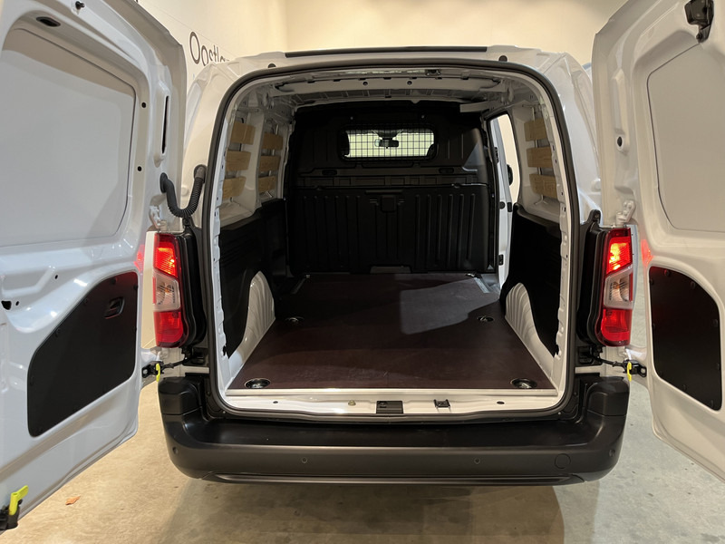 Peugeot e-Partner Premium Long 50 kWh / 100% Elektrisch / Airco / Cruise Control / PDC / Navigatie / CarPlay/ 2.500 KM !! - Small van, Electric van: picture 5 Peugeot e-Partner Premium Long 50 kWh / 100% Elektrisch / Airco / Cruise Control / PDC / Navigatie / CarPlay/ 2.500 KM !! - Small van, Electric van: picture 5