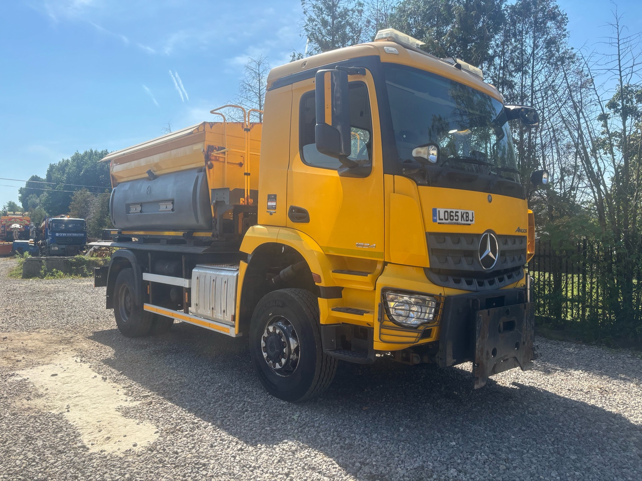 MERCEDES AROCS 1824 4x4BB  GRITTER/SPREADER/PLOUGH - Snow removal vehicle: picture 1 MERCEDES AROCS 1824 4x4BB  GRITTER/SPREADER/PLOUGH - Snow removal vehicle: picture 1