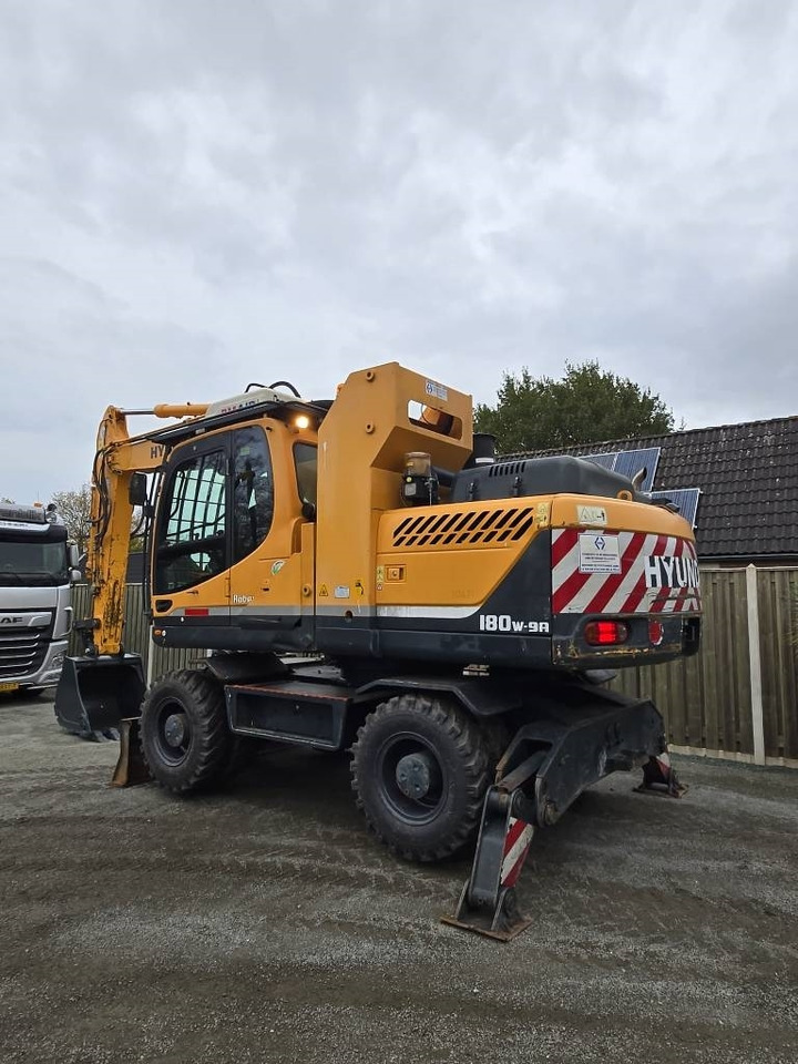 Hyundai R 180W-9A  - Wheel excavator: picture 2 Hyundai R 180W-9A  - Wheel excavator: picture 2