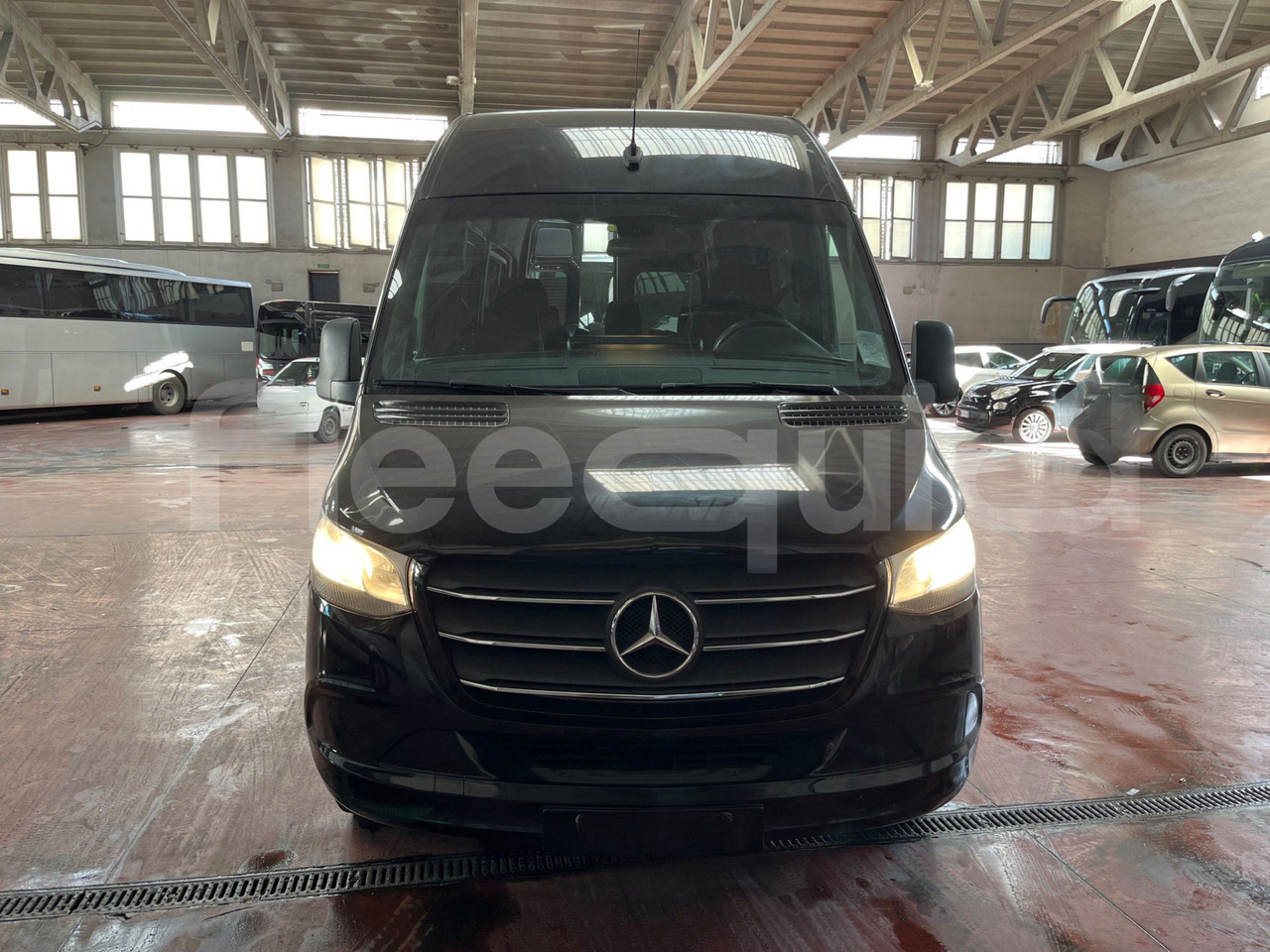 Mercedes-Benz Sprinter - Coach: picture 2 Mercedes-Benz Sprinter - Coach: picture 2