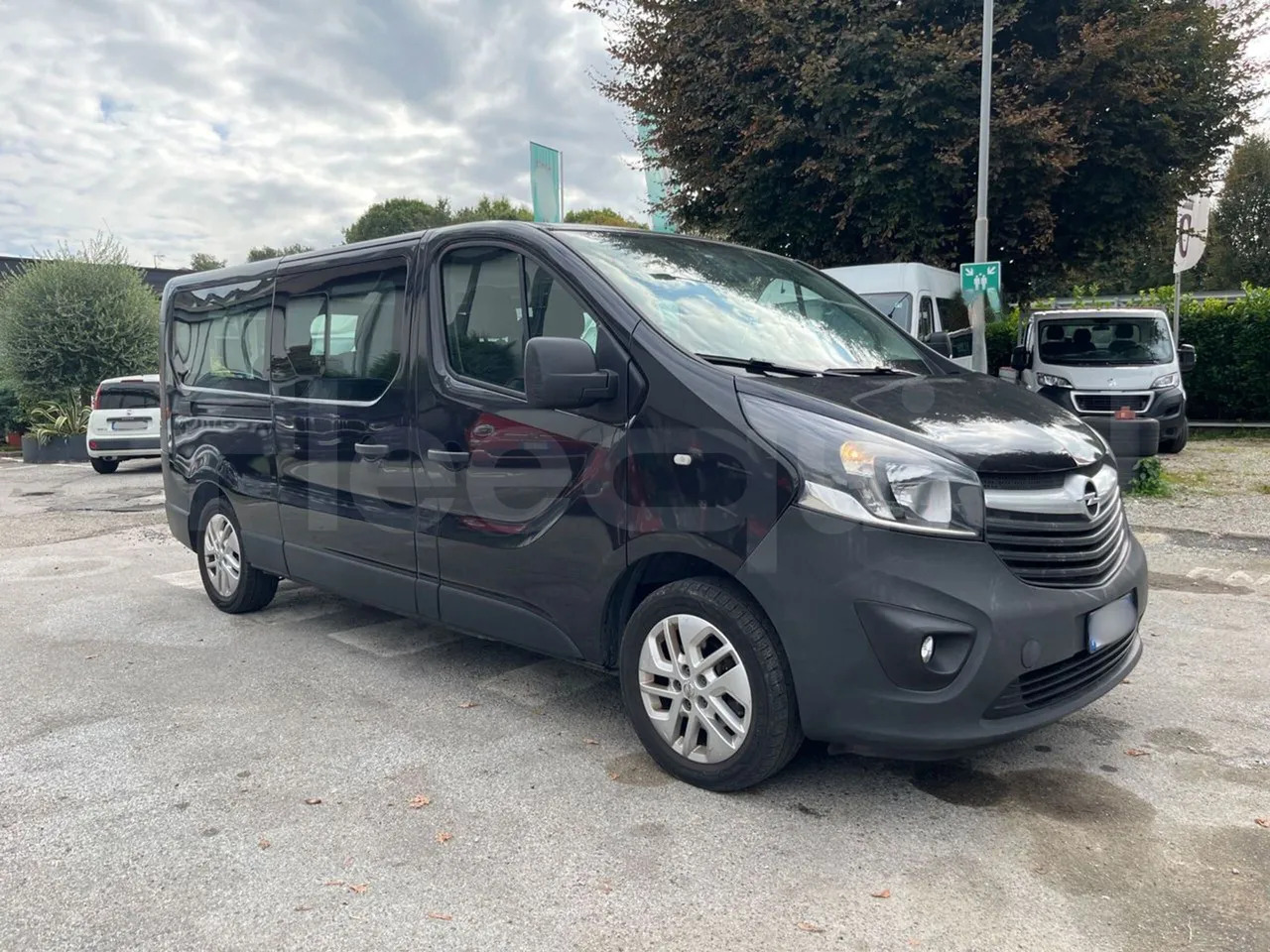 Opel Vivaro - B - Minibus, Passenger van: picture 1 Opel Vivaro - B - Minibus, Passenger van: picture 1