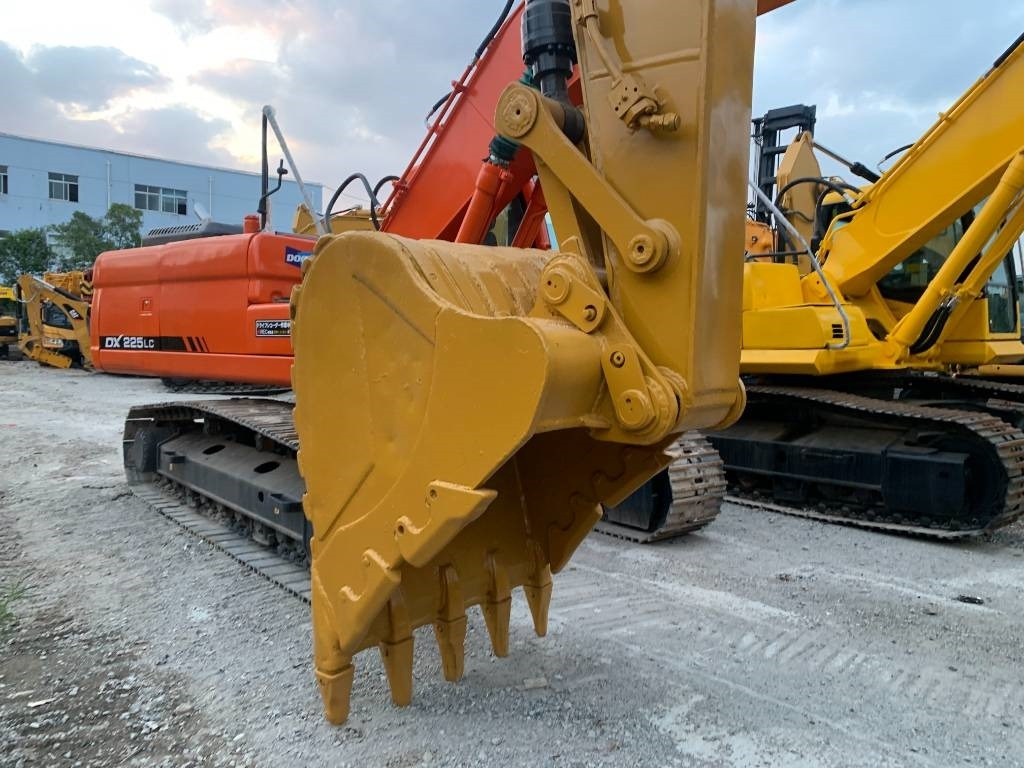 CAT 325 D - Crawler excavator: picture 3 CAT 325 D - Crawler excavator: picture 3