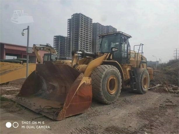 CAT 966L - Wheel loader: picture 2 CAT 966L - Wheel loader: picture 2