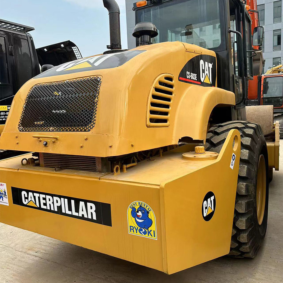 CATERPILLAR CS683E - Compactor: picture 1 CATERPILLAR CS683E - Compactor: picture 1