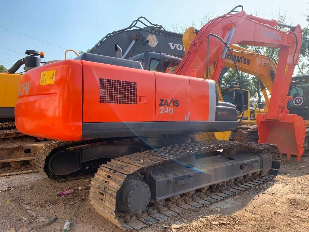 Hitachi Zaxis 240 - Crawler excavator: picture 1 Hitachi Zaxis 240 - Crawler excavator: picture 1