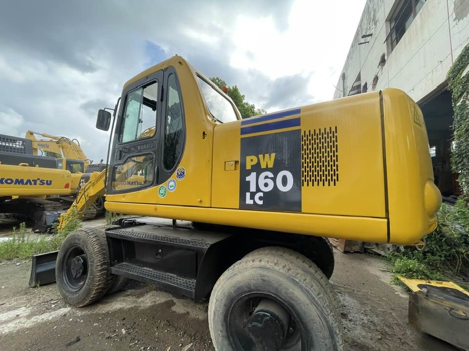 Komatsu PC160LC - Wheel excavator: picture 1 Komatsu PC160LC - Wheel excavator: picture 1