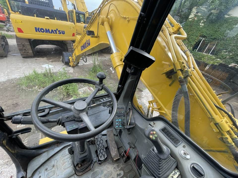 Komatsu PC160LC - Wheel excavator: picture 2 Komatsu PC160LC - Wheel excavator: picture 2