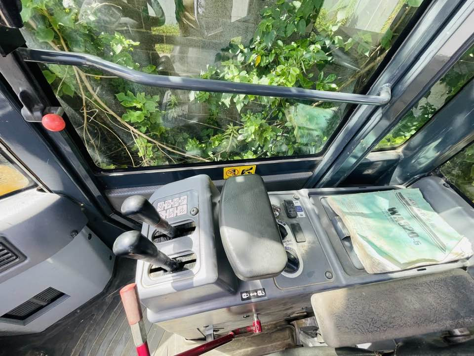 Komatsu WA320-8 - Wheel loader: picture 3 Komatsu WA320-8 - Wheel loader: picture 3