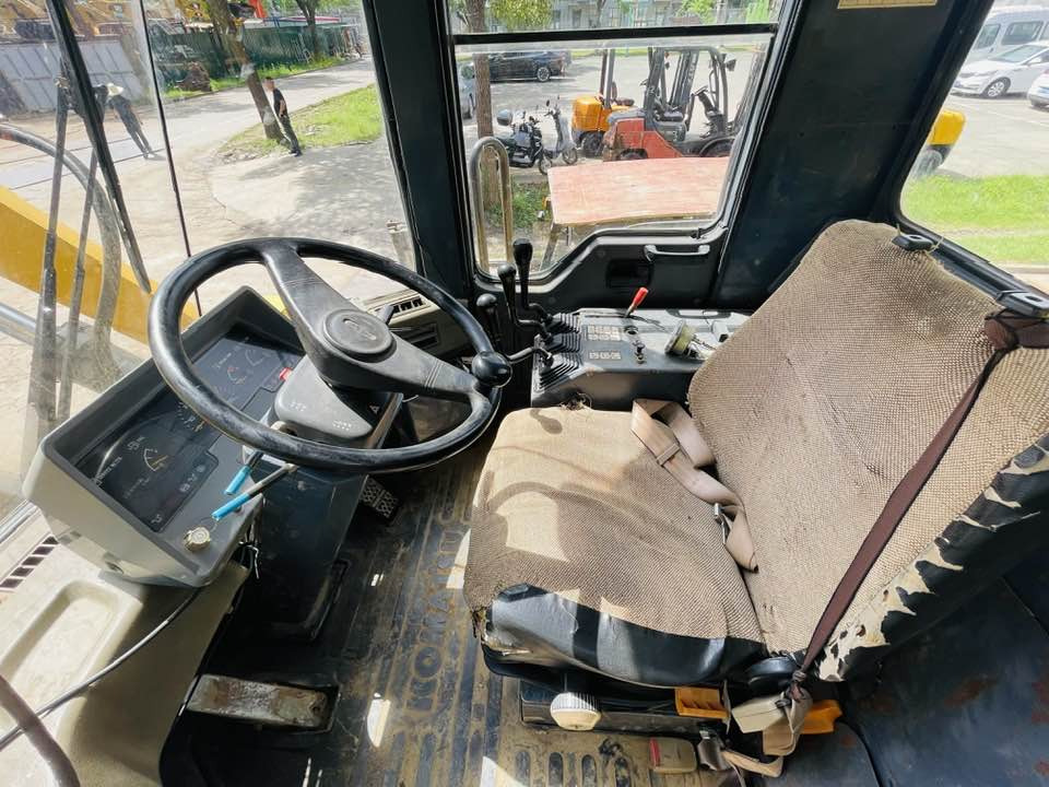 Komatsu WA320 - Wheel loader: picture 4 Komatsu WA320 - Wheel loader: picture 4