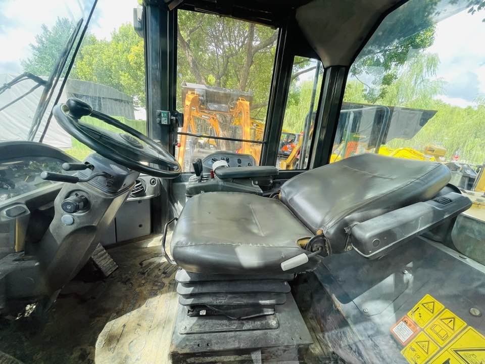 Komatsu WA380-8 - Wheel loader: picture 1 Komatsu WA380-8 - Wheel loader: picture 1