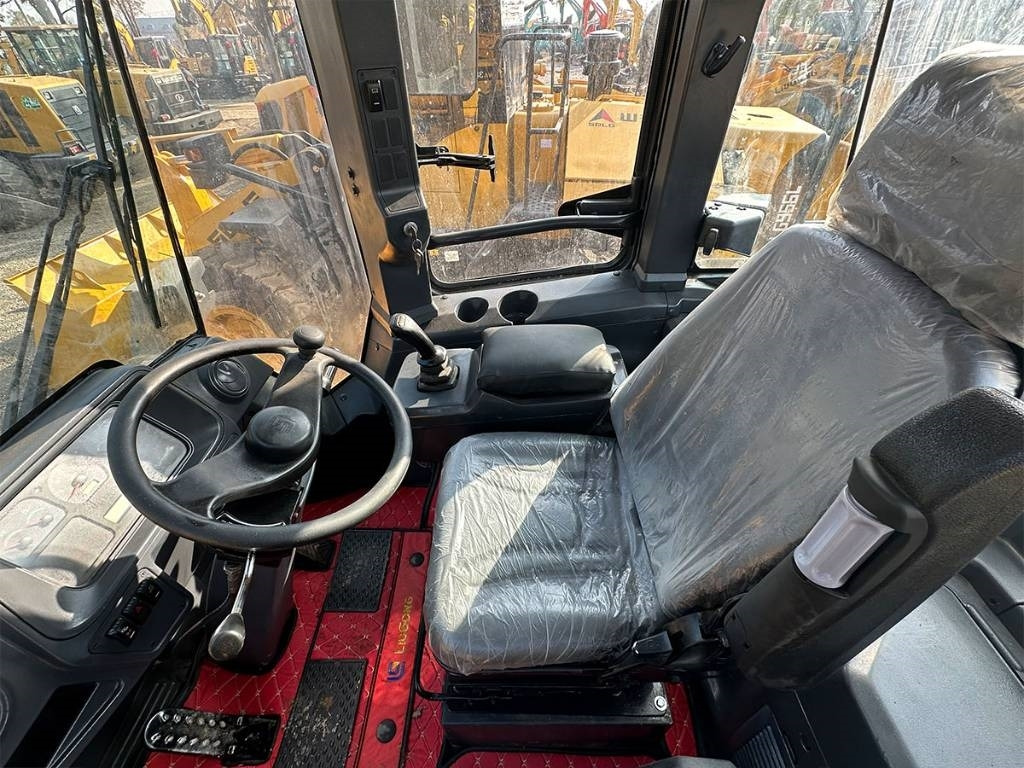 Wheel excavator Liugong 856 H: picture 6