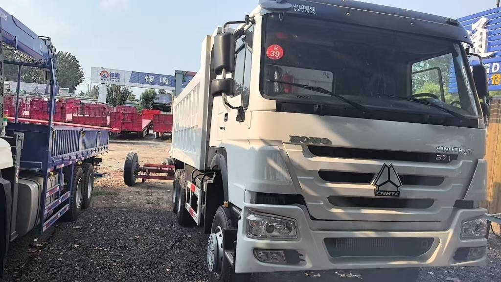 Sinotruk 371 - Tipper: picture 3 Sinotruk 371 - Tipper: picture 3
