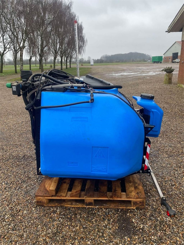 FRONTTANK - Tractor mounted sprayer: picture 2 FRONTTANK - Tractor mounted sprayer: picture 2