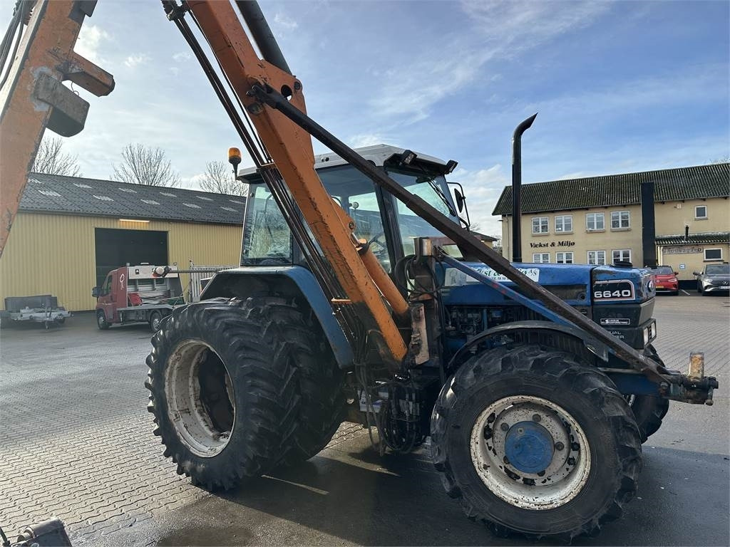 Ford 6640 SLE - Farm tractor: picture 1 Ford 6640 SLE - Farm tractor: picture 1
