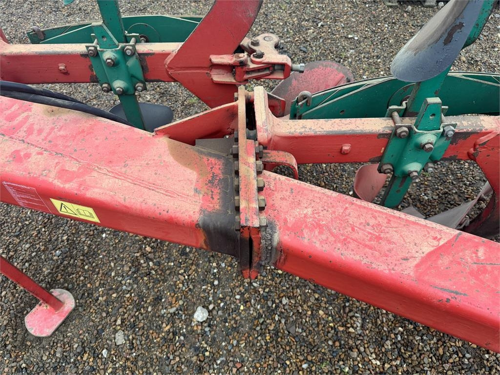 Kverneland F 160 - 4 FURET - Plow: picture 5 Kverneland F 160 - 4 FURET - Plow: picture 5