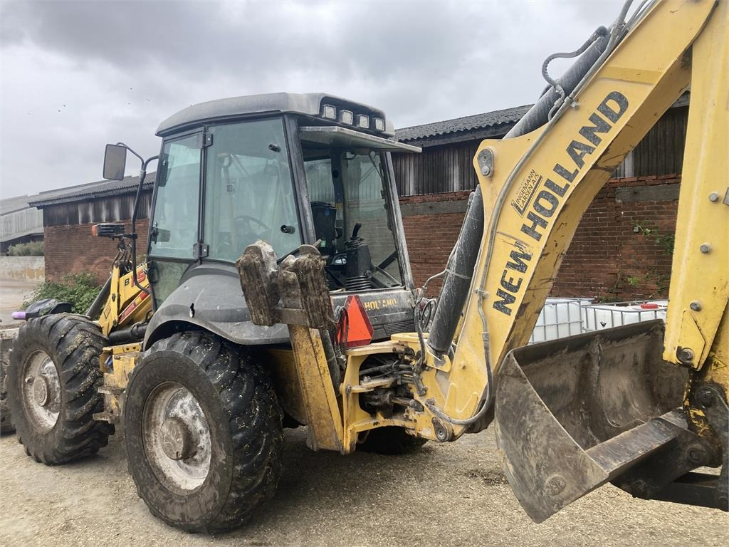 New Holland B115C CP - Backhoe loader: picture 2 New Holland B115C CP - Backhoe loader: picture 2