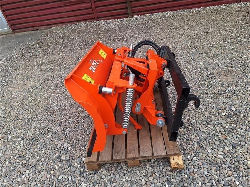 - - - DK-TEC - Snow plough for Agricultural machinery: picture 1 - - - DK-TEC - Snow plough for Agricultural machinery: picture 1
