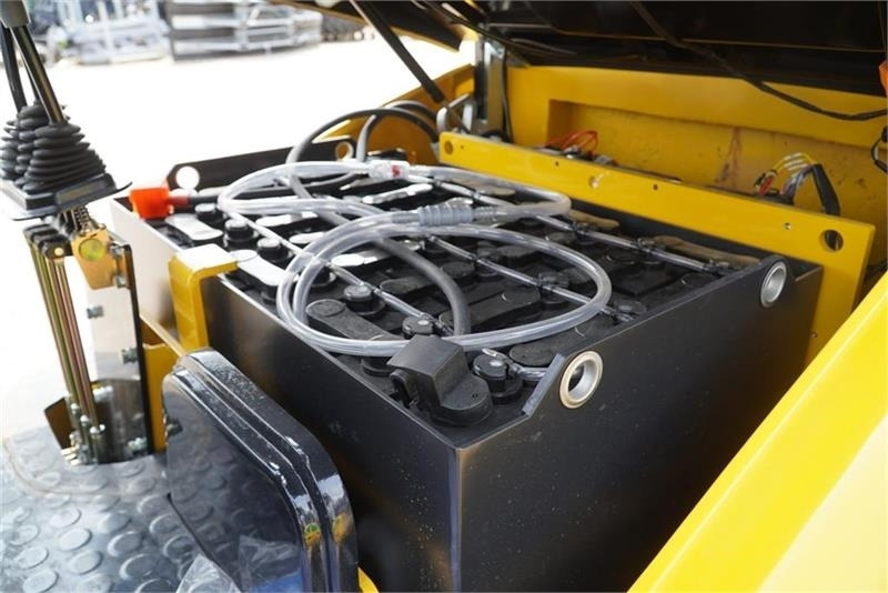 Eurotrac El truck - Electric forklift: picture 4 Eurotrac El truck - Electric forklift: picture 4