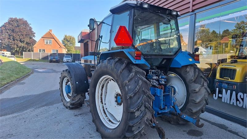 Ford 8240  - Farm tractor: picture 5 Ford 8240  - Farm tractor: picture 5